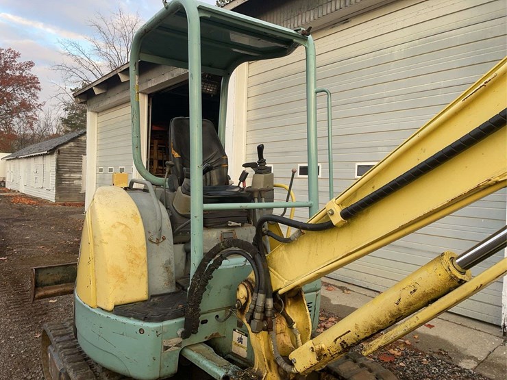 yanmar-vio35-image-13