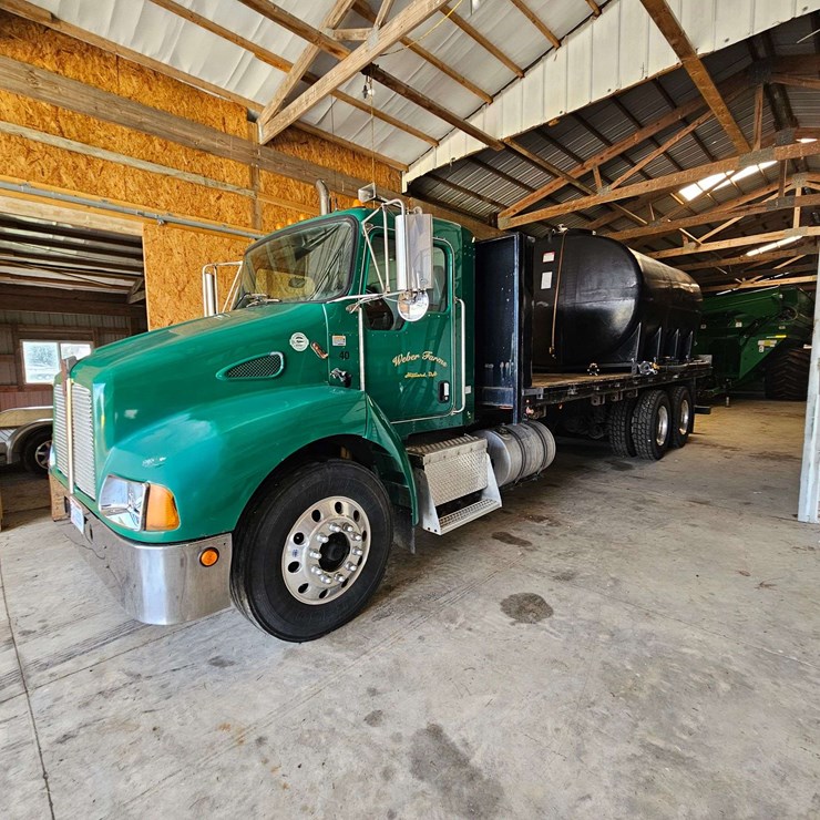 2005 KENWORTH T300