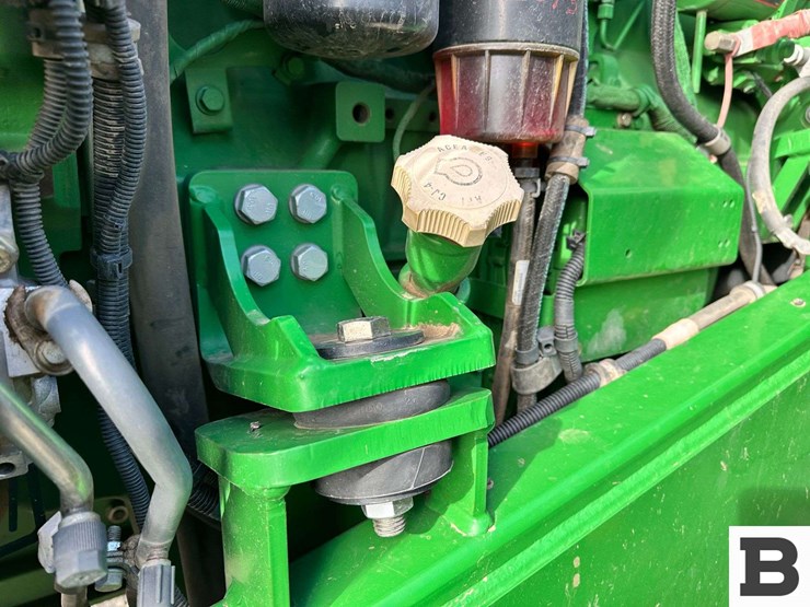 2014-john-deere-9460r-image-18