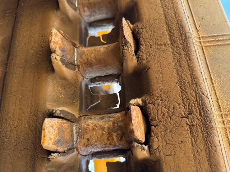 2023-caterpillar-259d3-image-17