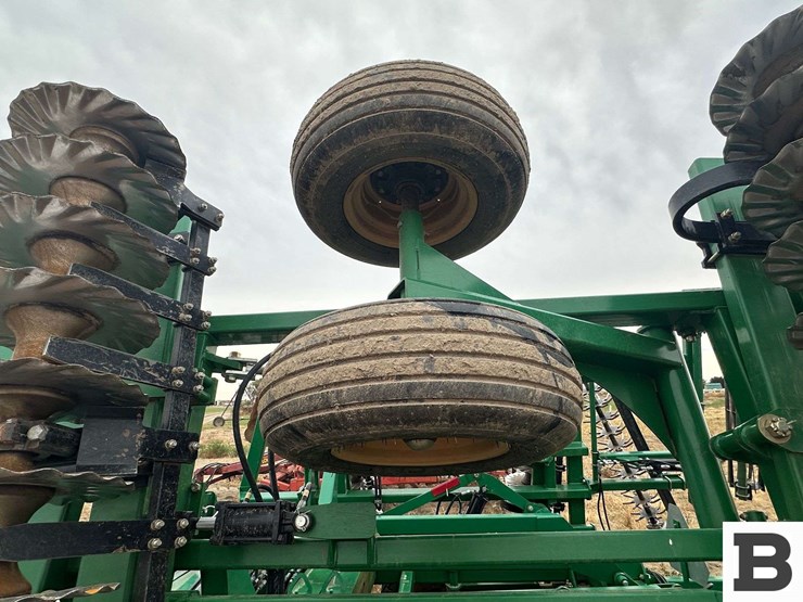 great-plains-2400tm-image-31