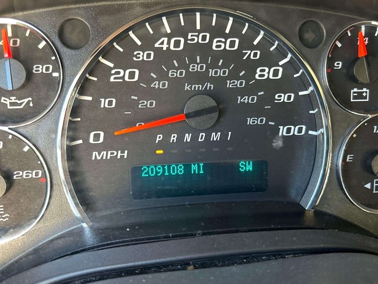 2016-chevrolet-express-2500-passenger-van-image-6