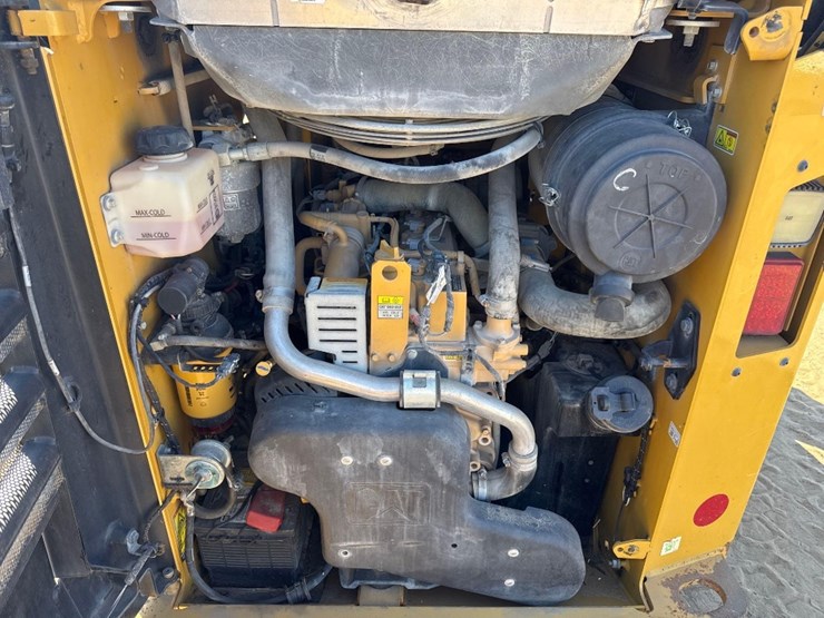 2023-caterpillar-259d3-image-13