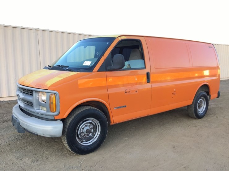 1999-chevrolet-express-3500-image-1