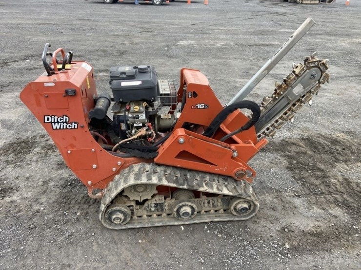 2017-ditch-witch-c16x-image-6