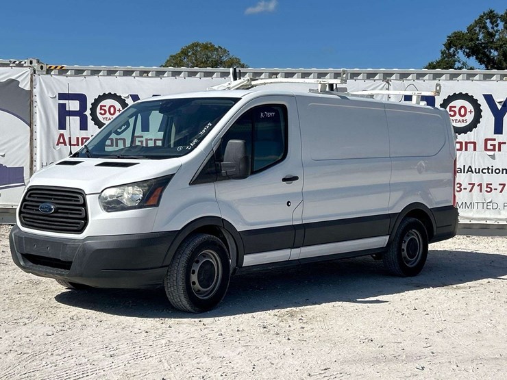 2017-ford-transit-image-1