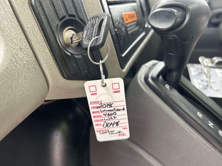 2018-international-durastar-4300-image-29