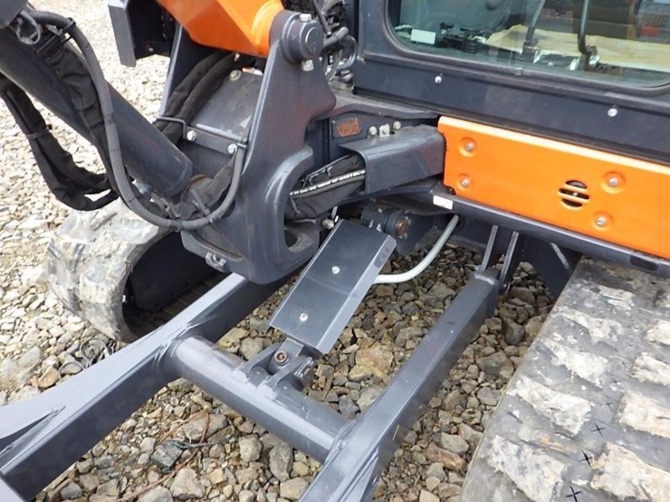 hitachi-zx40u-image-14