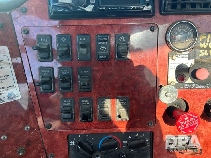 2004-international-9200i-image-46