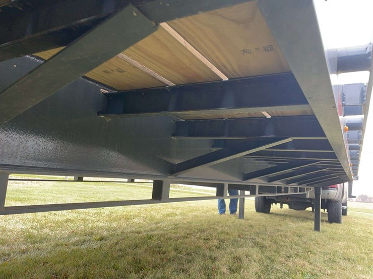 lamar-36’-gooseneck-trailer-image-30