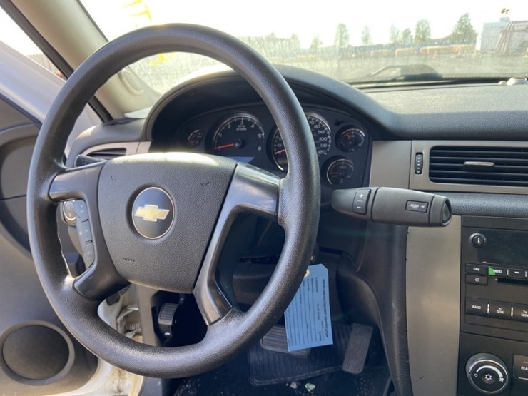 2009-chevrolet-tahoe-image-18