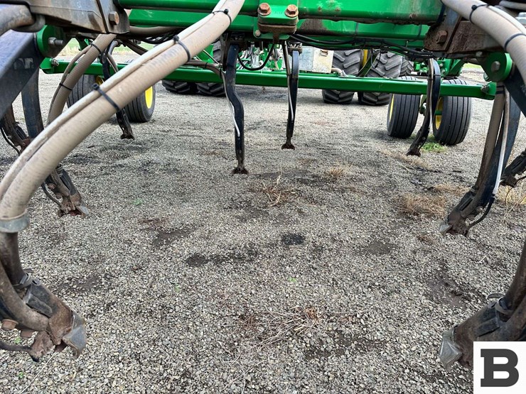 john-deere-1830-image-25