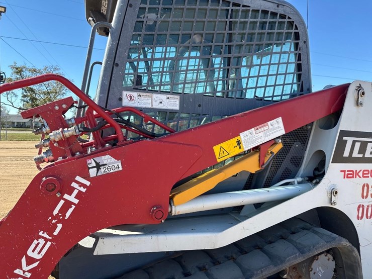 2021-takeuchi-tl8r2-image-19