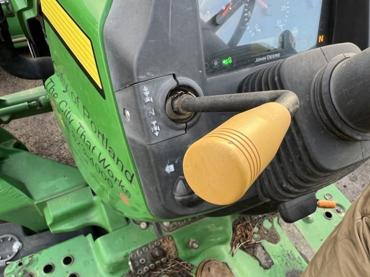 2009-john-deere-5075m-4wd-utility-tractor-image-29