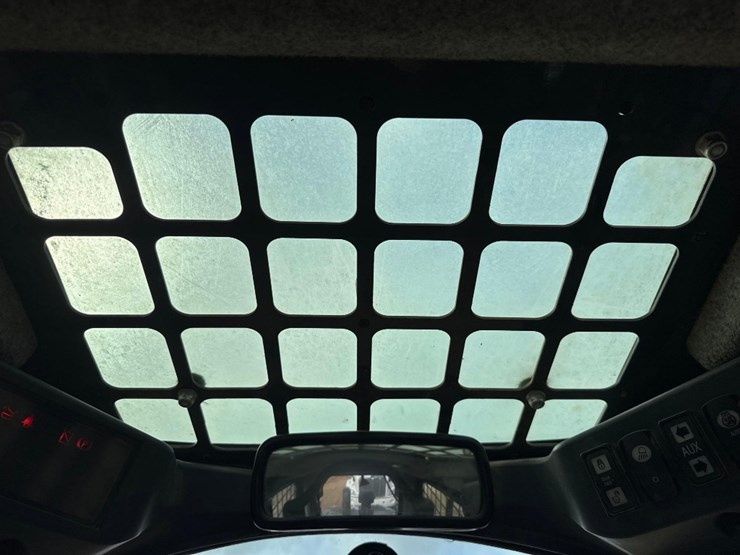 2017-deere-333g-image-28