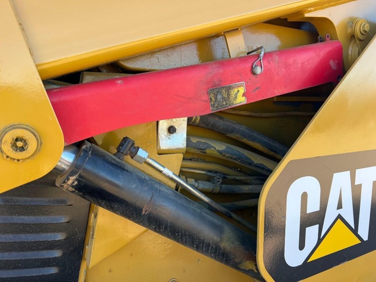 2019-caterpillar-299d2-xhp-image-23