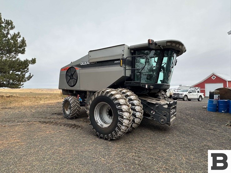 2008-gleaner-r75-image-9