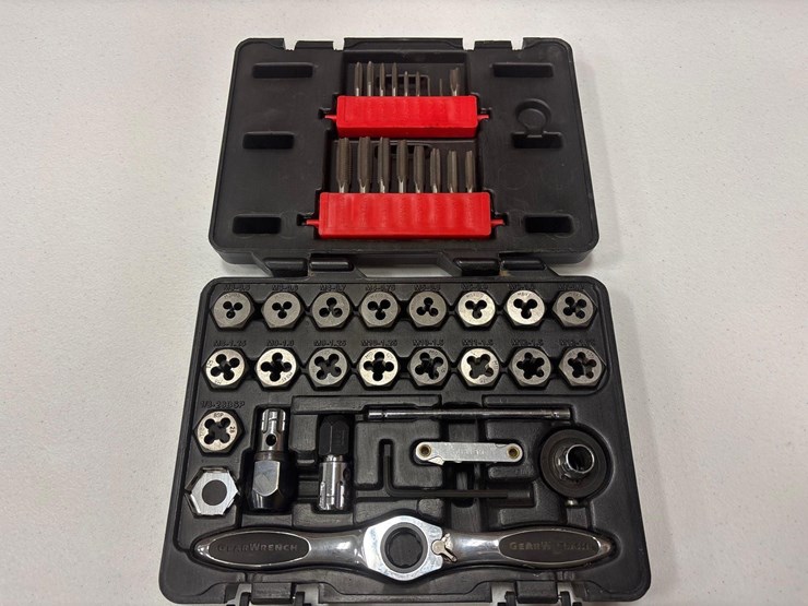 assorted-tools-set-image-9