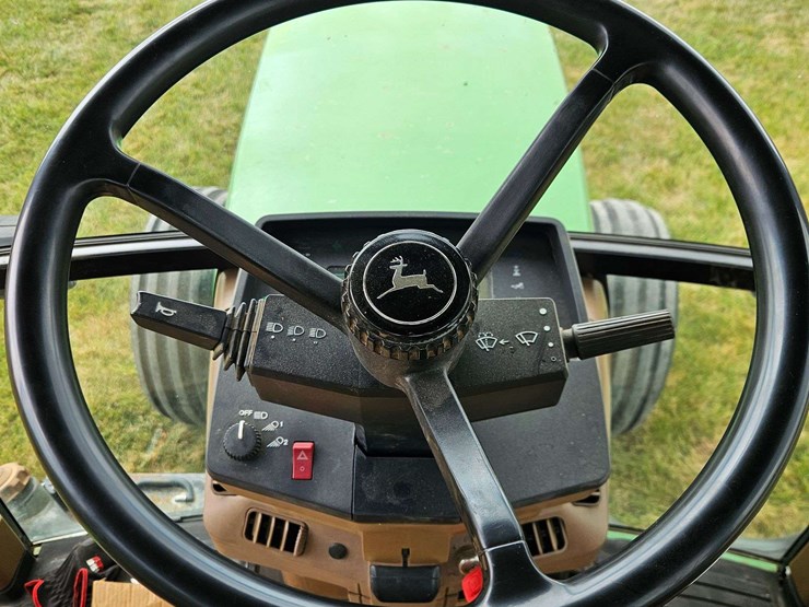 1994-john-deere-7200-image-8
