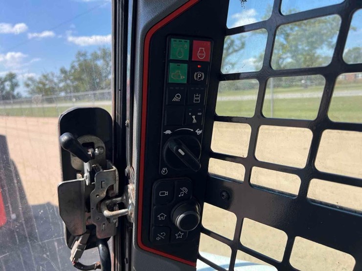 2023-bobcat-t66-image-30