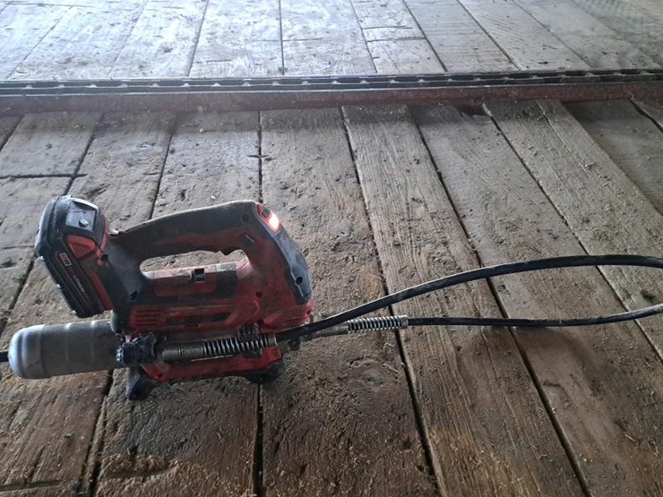 #101-•-milwaukee-grease-gun-image-2