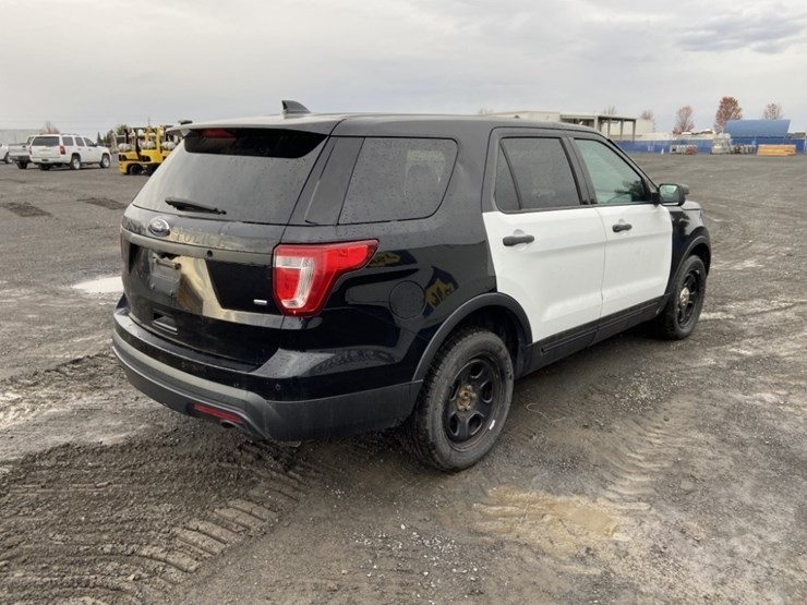 2017-ford-explorer-image-5