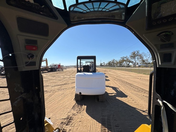 2023-caterpillar-259d3-image-38