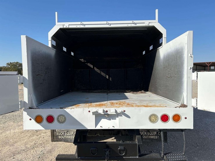 2012-ford-f550-image-22