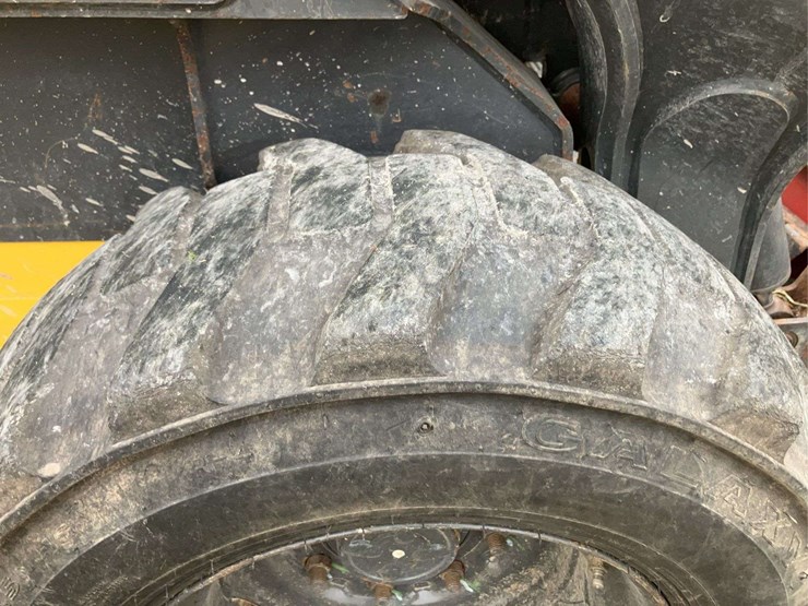 2018-new-holland-l228-image-21