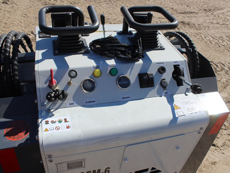 #3510-•-2025-mini-loader,-skid-steer-image-6