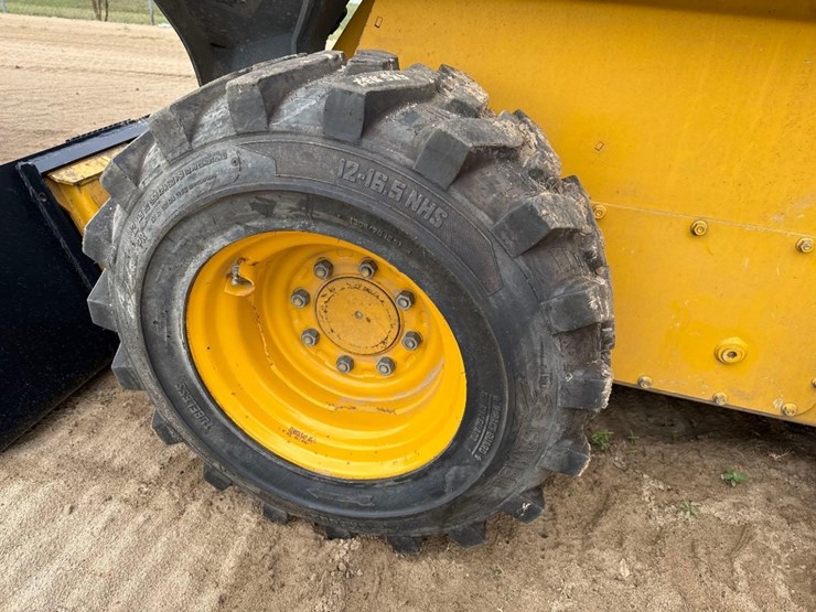 2022-deere-330g-image-10