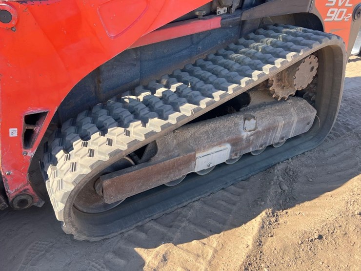 2011-kubota-svl90-2-image-8