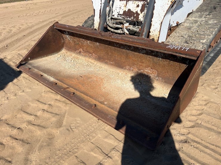 2012-bobcat-t770-image-17