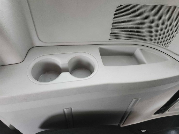 2015-dodge-grand-caravan-se-image-35