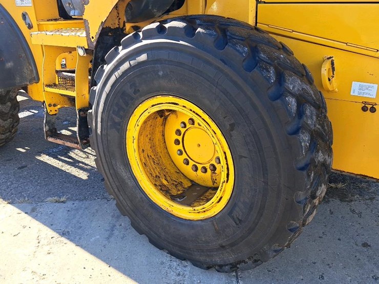 2018-deere-544k-image-48