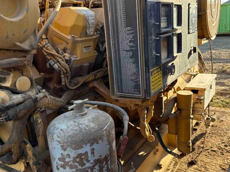 2001-caterpillar-3508-image-17