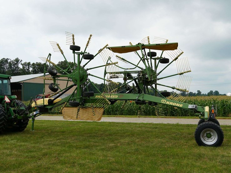 krone-swadro-twin-rotary-hay-rake-image-3