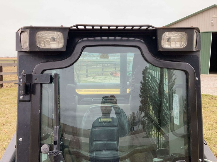 2018-new-holland-l228-image-8