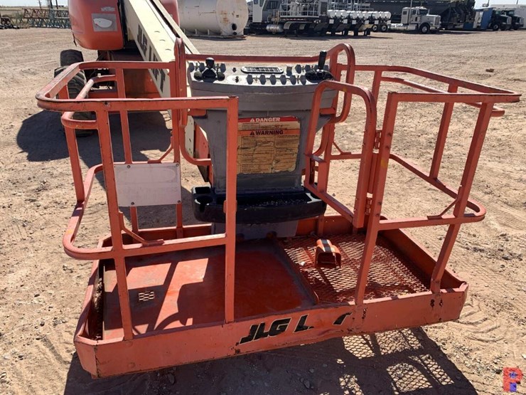 2001-jlg-600s-image-5
