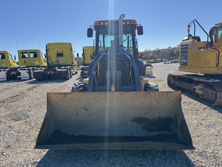 2017-deere-310sl-image-2