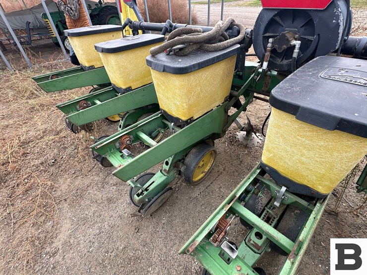 john-deere-7300-image-22