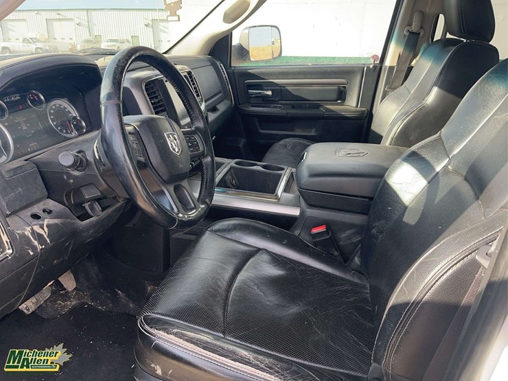 2014-dodge-1500-image-11