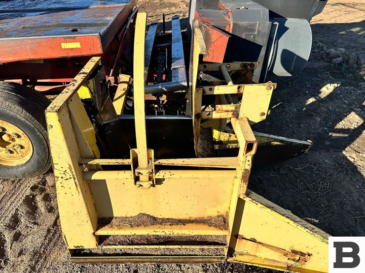 1972-new-holland-1048-image-38