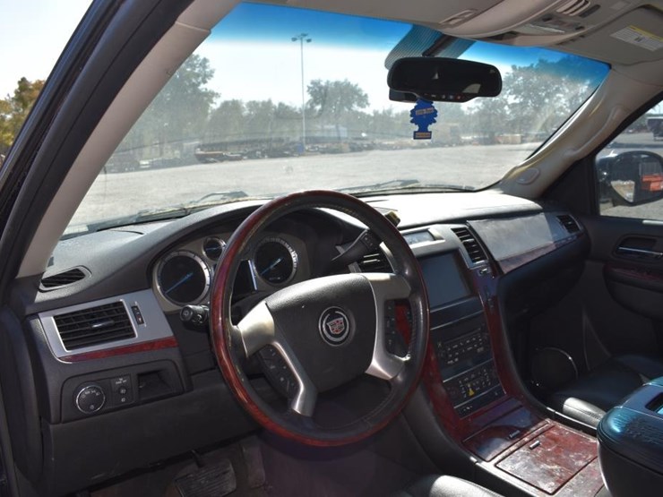 2014-lincoln-escalade-esv-(runs,-but-check-engine-light-is-on)-(vin-#-1gys3-image-6