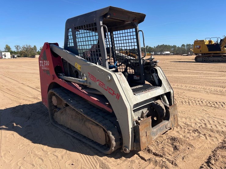 2012-takeuchi-tl230-image-6