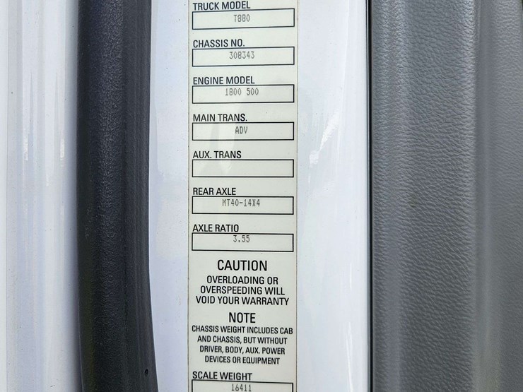 2019-kenworth-t880-image-29