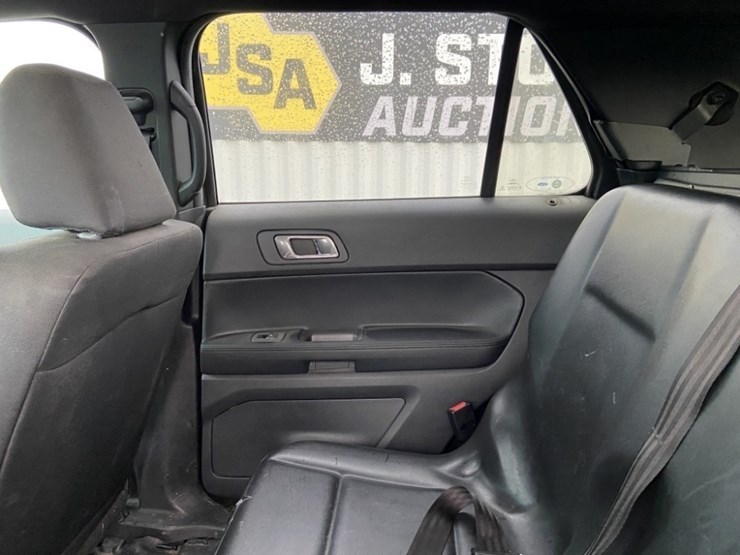 2017-ford-explorer-image-22