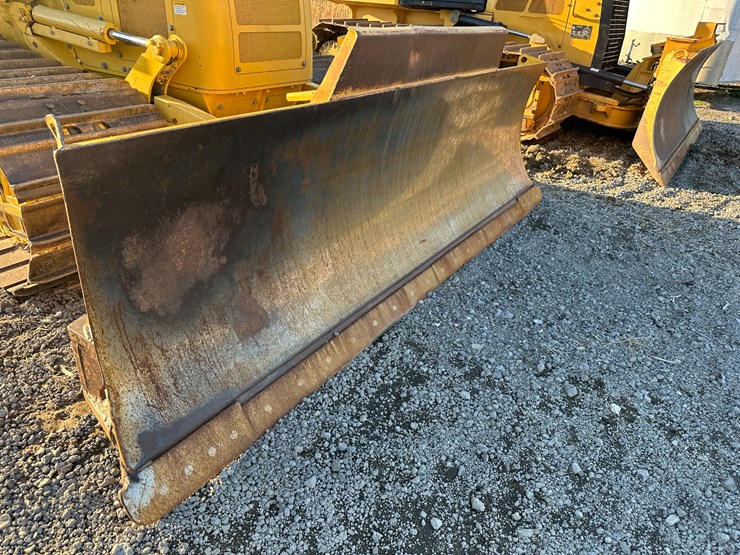 #32837-•-komatsu-39px-crawler-dozer-km10d130kka096648-image-32