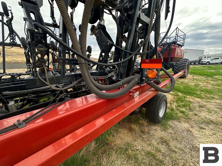 2012-case-800-image-44