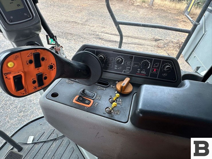 2008-gleaner-r75-image-81